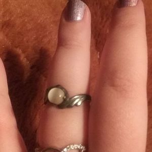 Vintage white stone ring